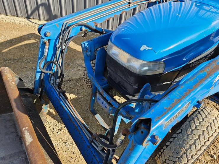 #165-•-new-holland-1630t-tractor-&-7308-loader-image-10