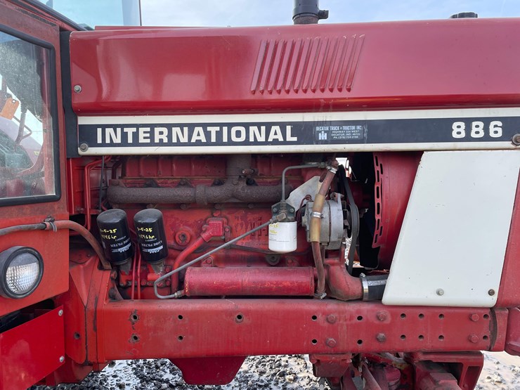 tag-#312,-1981-ih-886-diesel-tractor-image-17