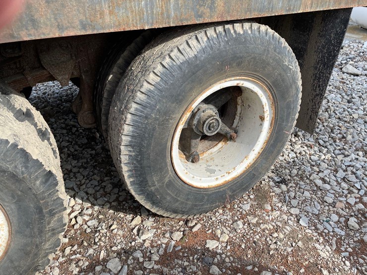 1973-ford-f700-image-7