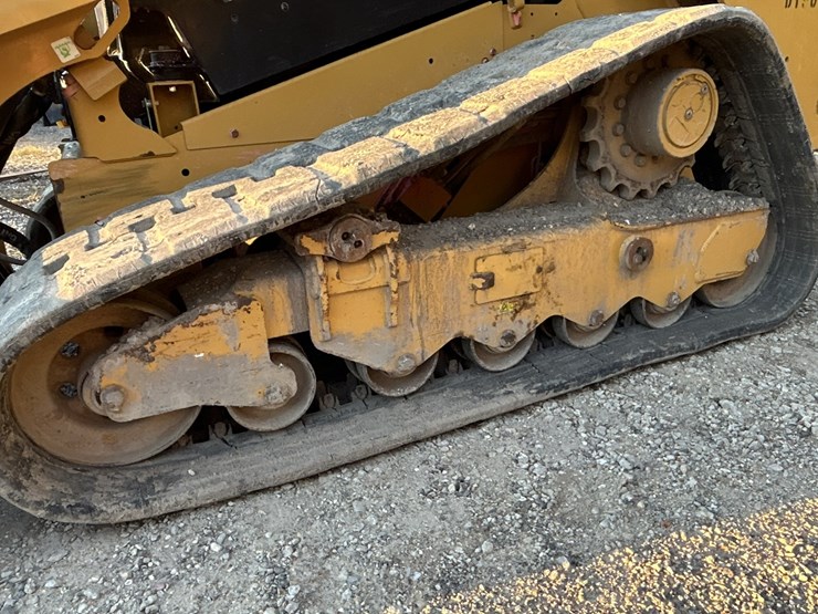 2022-caterpillar-299d3-image-9