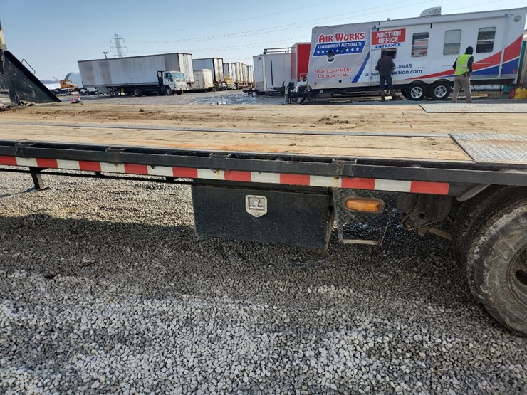 2023-ironbull-tilt-trailer-32'-gooseneck-w/-10'dovetail,-remote,-12,000#-winch-sn#088065-image-13