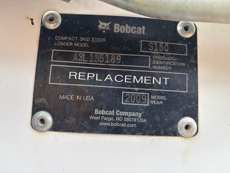 2009-bobcat-s150-image-16