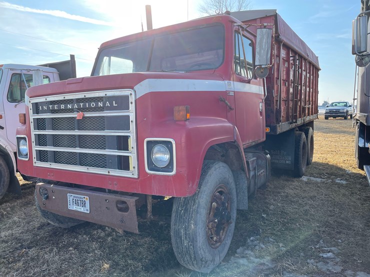 tag-#322,-1978-ih-grain-truck-image-1
