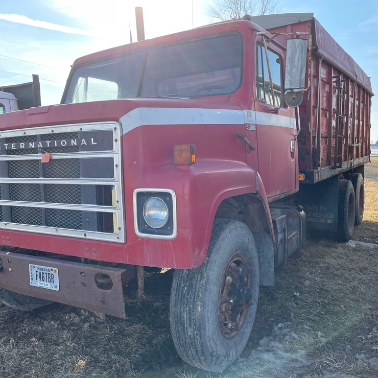 Tag #322, 1978 IH grain truck