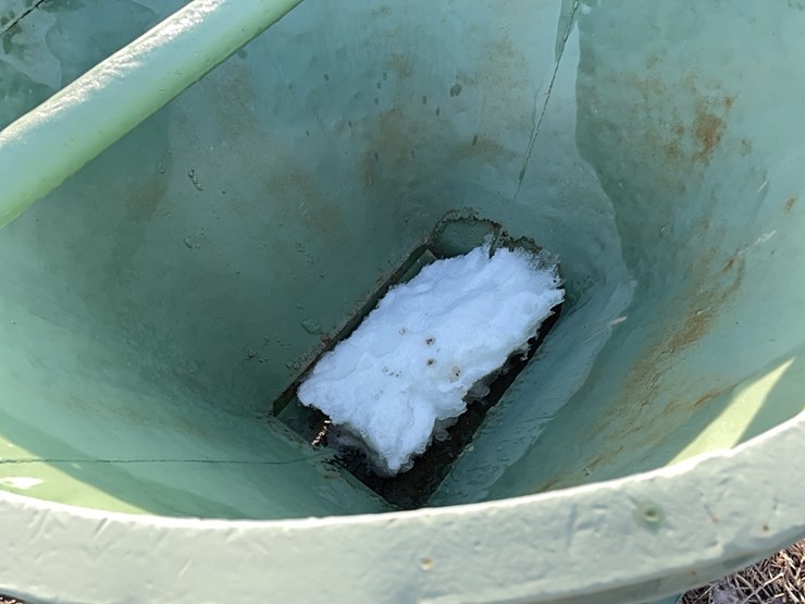 tag-#452,-portable-concrete-hopper-w/slide-gate-image-7