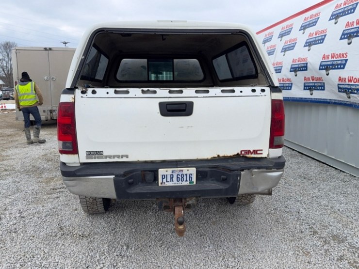 2014-gmc-2500-image-10