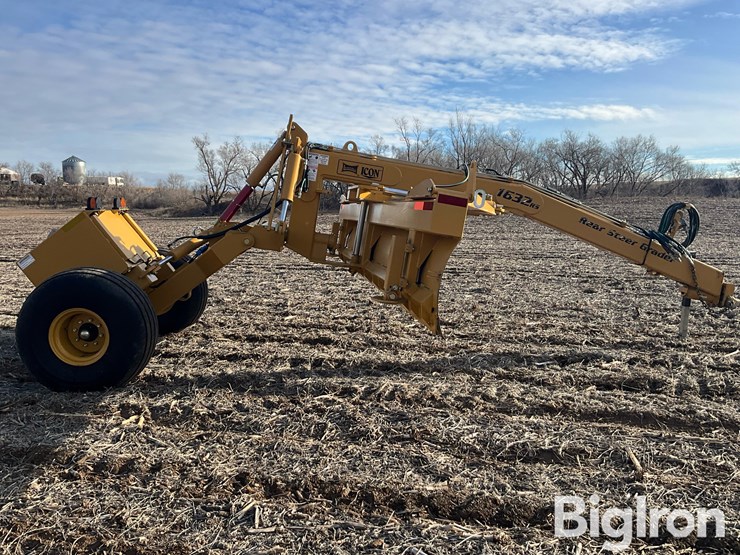 2017-landoll-icon-1632rs-pull-type-rear-steer-grader/blade-image-4