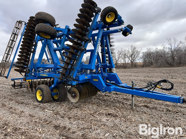 2016-landoll-7431-29-image-3