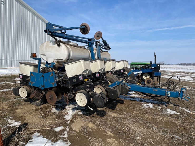 2008-kinze-3200-image-15