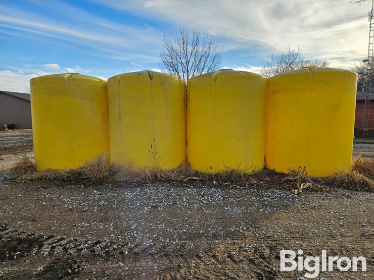 3000-gal-poly-liquid-holding-tanks-image-7