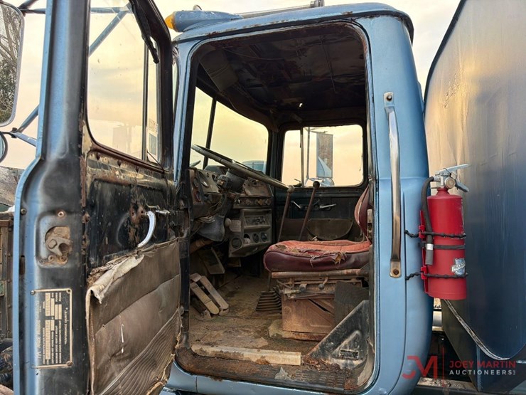 mack-rs686lst-image-19