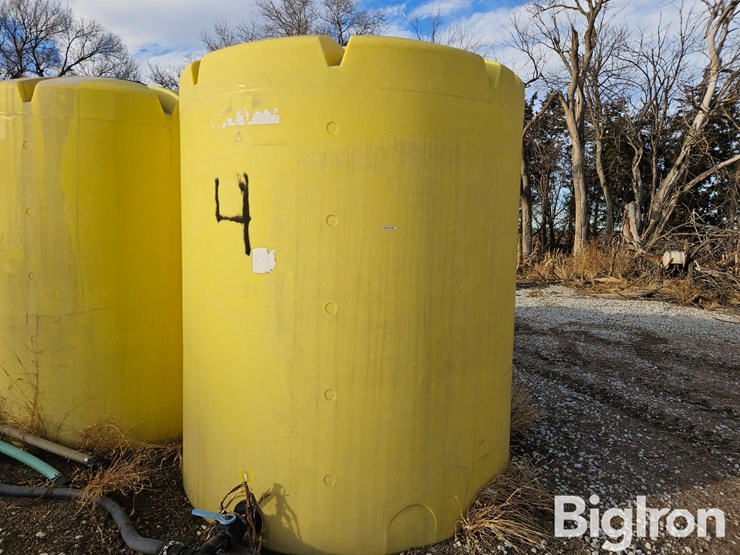 3000-gal-poly-liquid-holding-tanks-image-10