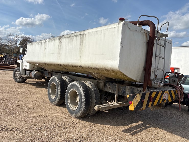 #32946-•-1988-international-water-truck-|-parts-or-repair-image-3