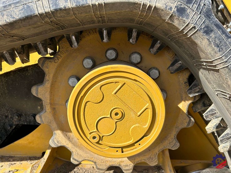 2023-caterpillar-299d3-xe-land-management-image-12