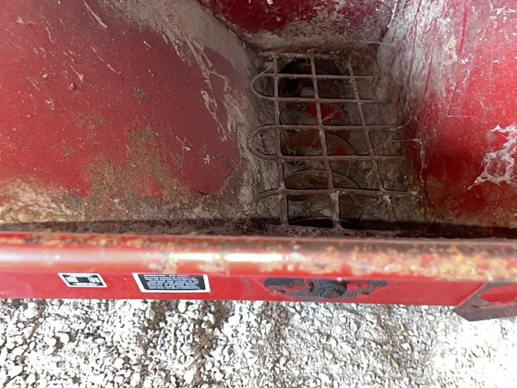 new-holland-355-image-8