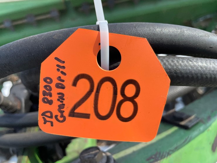 john-deere-8300-image-2