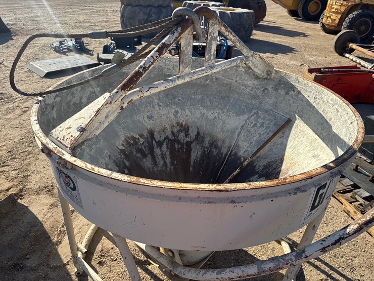 #5352-•-gar-bro-concrete-bucket-image-4