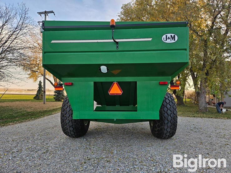 2009-j&m-875-18-image-6