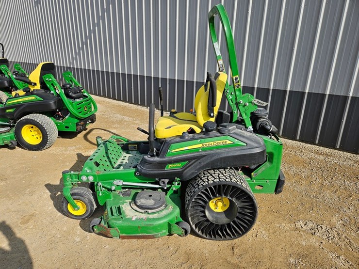 2021-john-deere-z960m-image-2