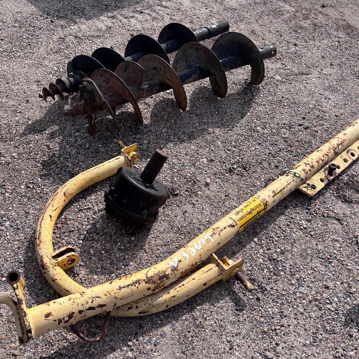#32677 • AUGER ATTACHMENT WITH 2 DRILL AUGER BITS