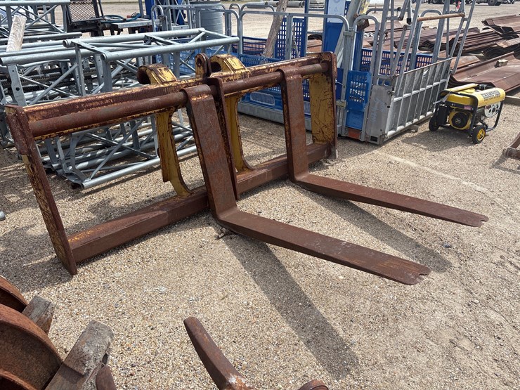 #2774-•-heavy-duty-fork-attachment-image-2