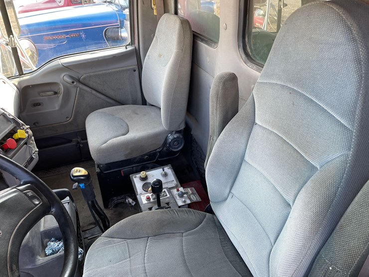 tag-#154,-2000-sterling-tri-axle-dump-truck-image-21