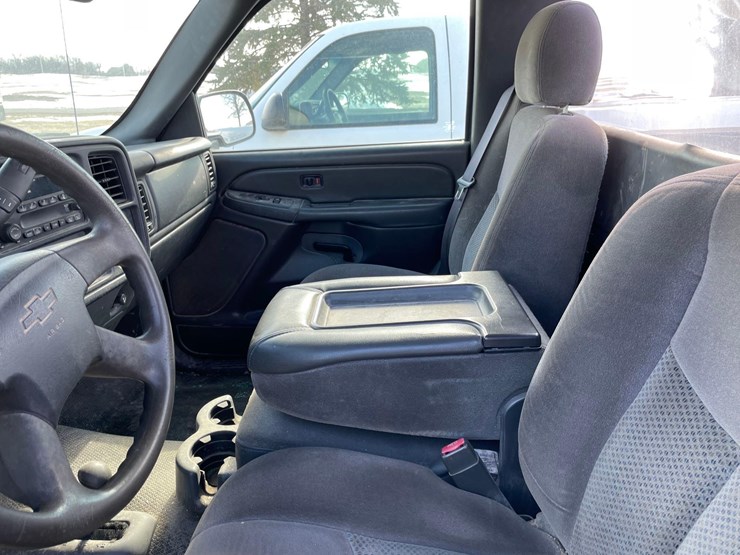 2007-chevrolet-3500-image-21