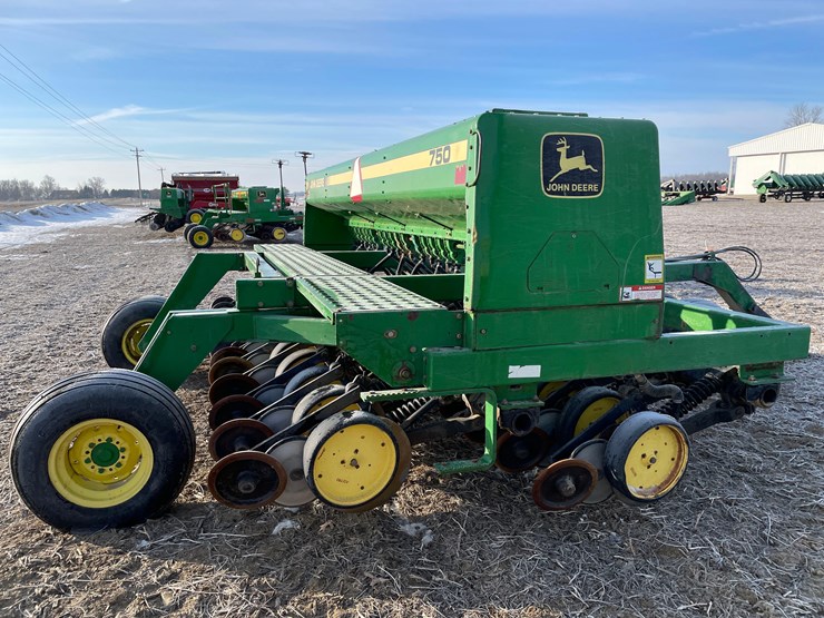 john-deere-750-image-16