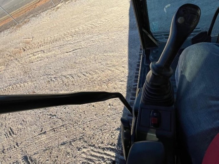 2019-caterpillar-320-image-24