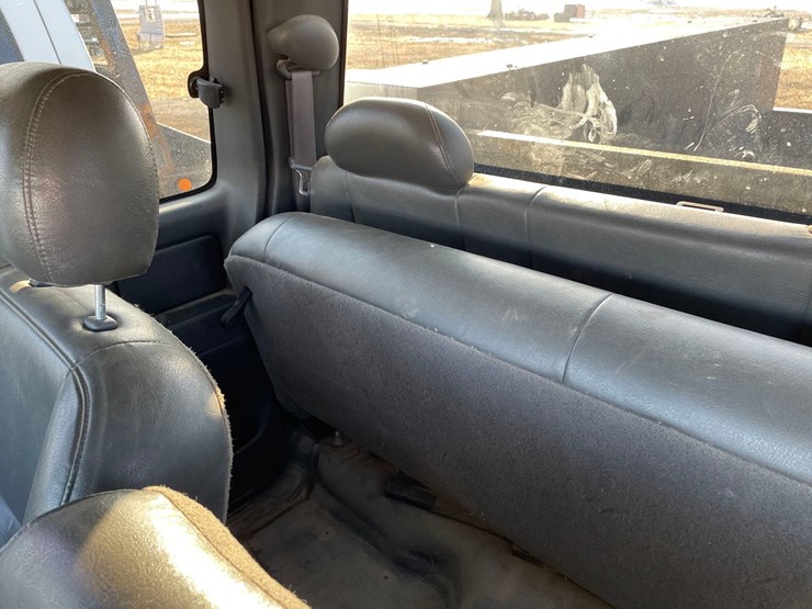 2006-chevrolet-2500-image-25