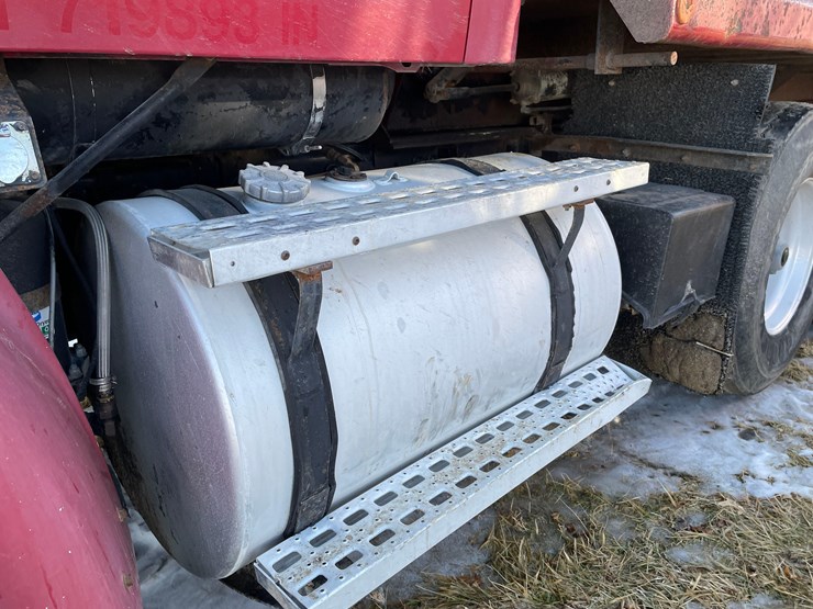 tag-#154,-2000-sterling-tri-axle-dump-truck-image-5