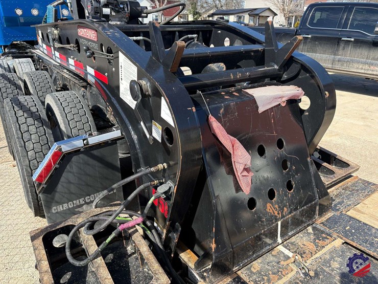 2023-fontaine-lowboy-image-15