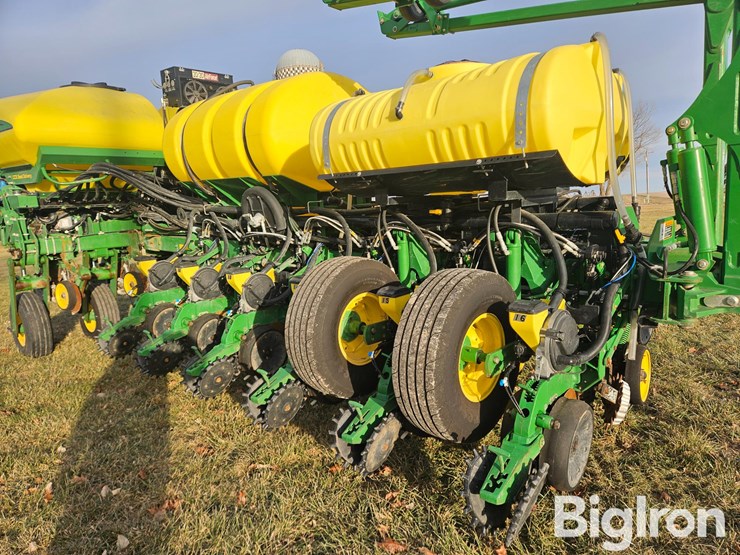 2009-john-deere-1770nt-image-13