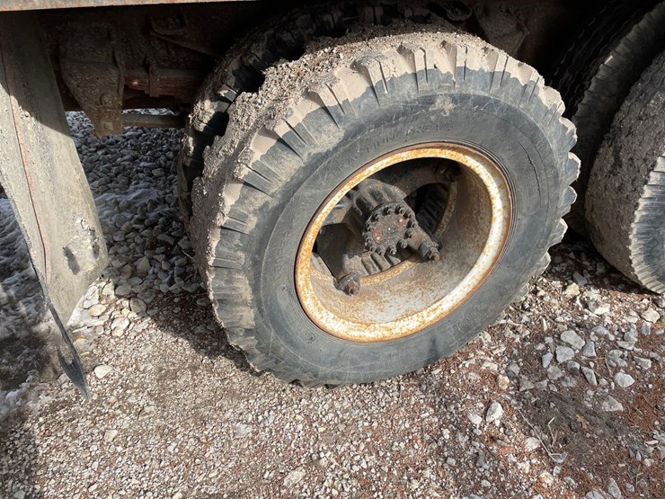 1973-ford-f700-image-6