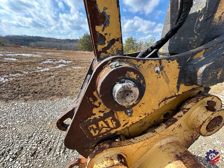 2017-caterpillar-318fl-image-18