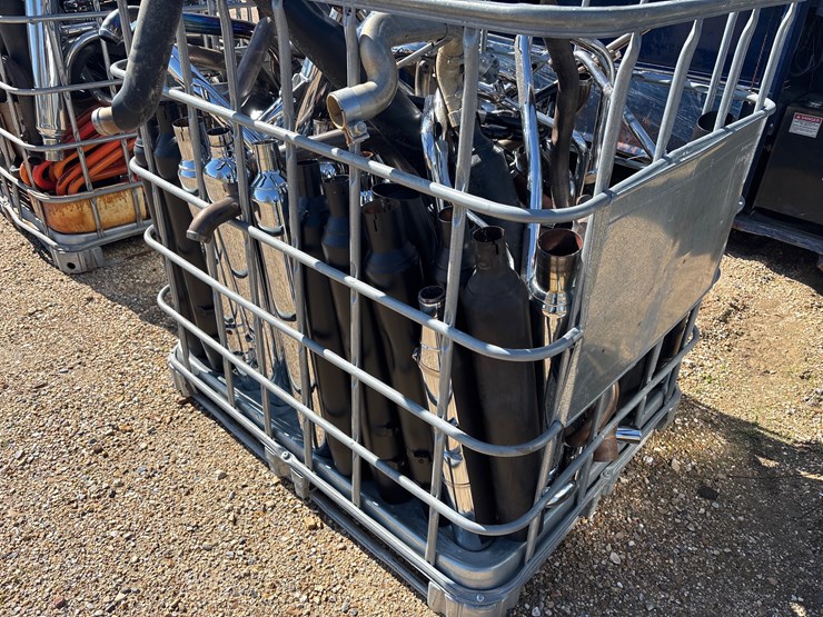 #32926-•-container-of-harley-davidson-exhaust-and-handle-bars-image-3