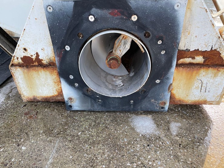 tag-#233,-chandler-16-ton-2-compartment-dry-fertilizer-tender-box-image-4