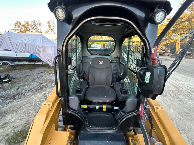 2023-caterpillar-299d3-image-11