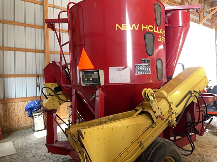 new-holland-355-image-11