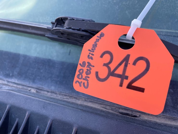 2006-chevrolet-2500-image-2