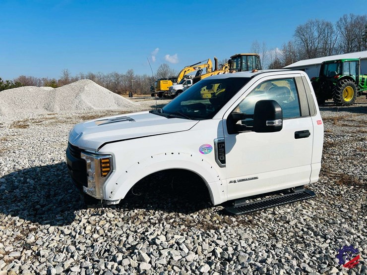 2018-ford-f550-image-1