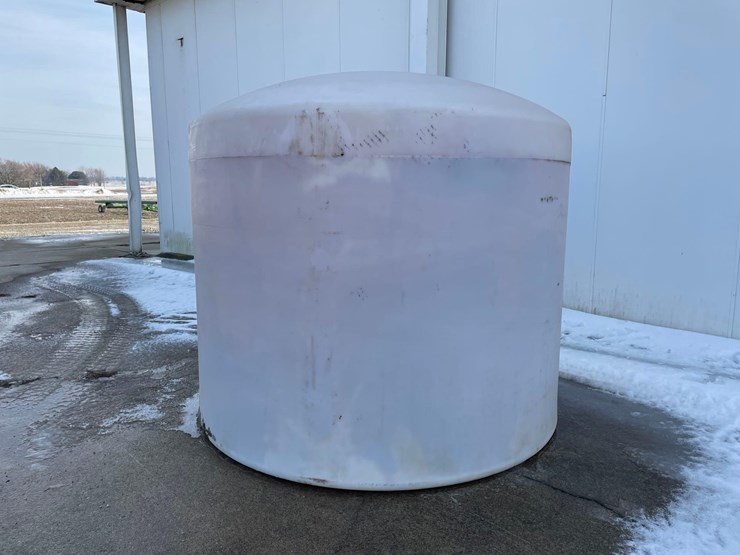 tag-#9,-2000-gal-poly-tank-image-3