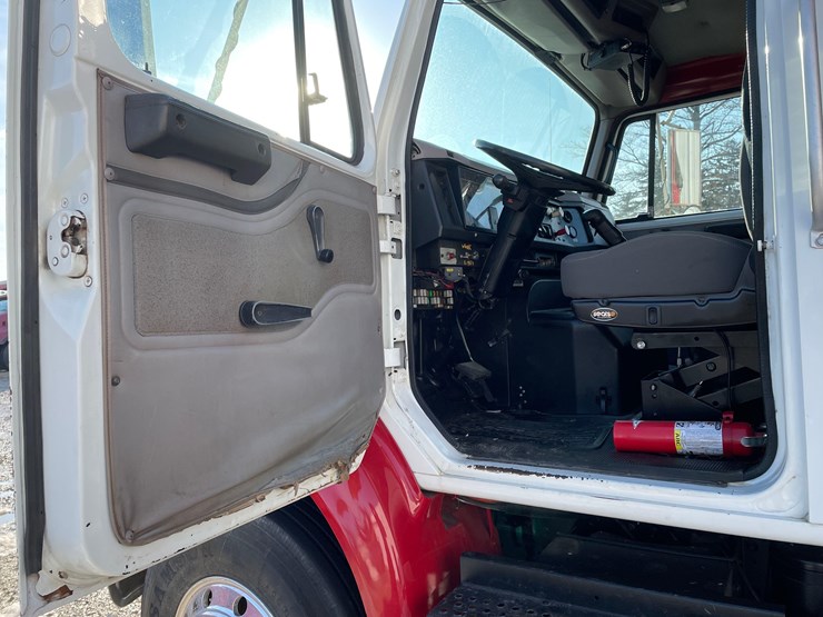 1996-case-ih-8100-image-14