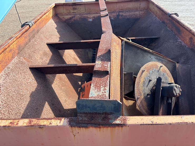 #2581-•-6.3-yds-warren-salt-spreader-|-parts-or-repair-image-3