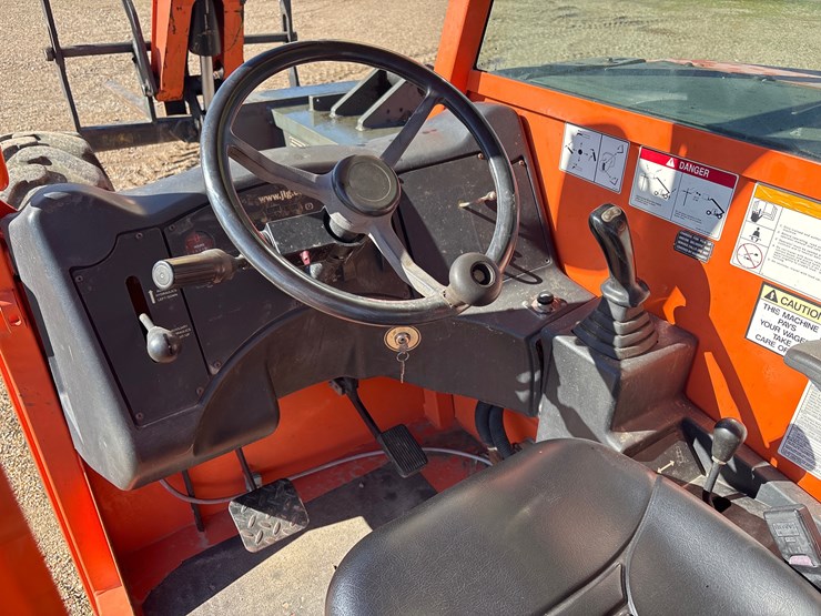 2008-jlg-g9-43a-image-10