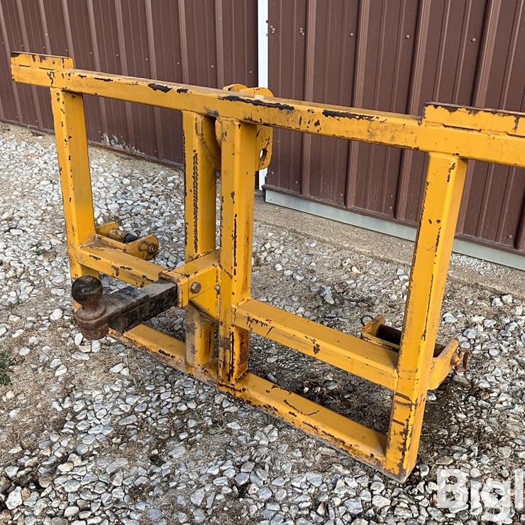 Value Eng 3-Pt Receiver Hitch Attachment/Head Carrier