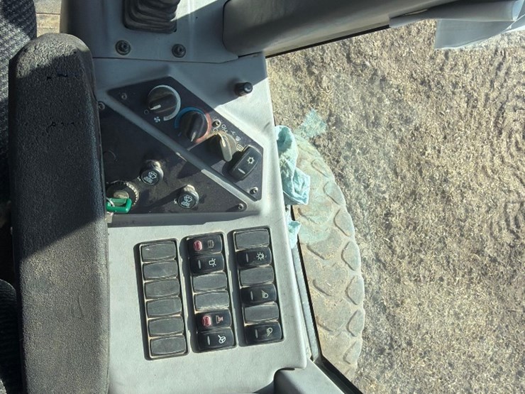 2006-volvo-g946-image-26