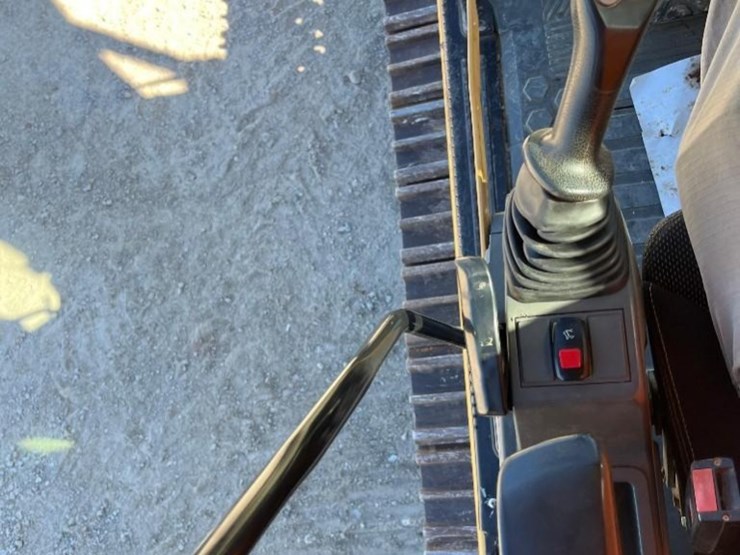 2019-caterpillar-320-image-23