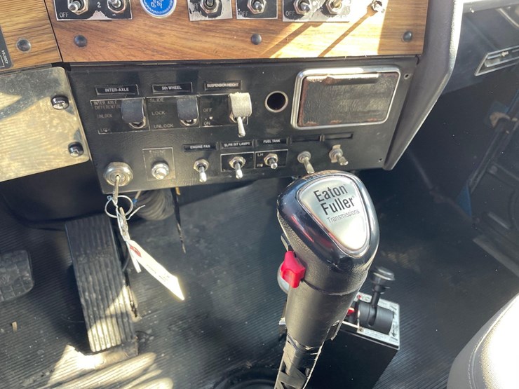 1996-western-star-4900-image-24