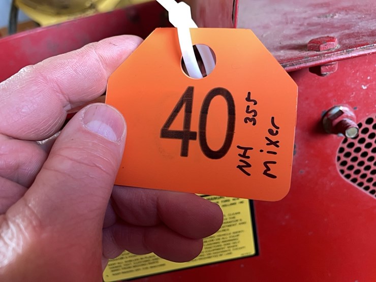 new-holland-355-image-2